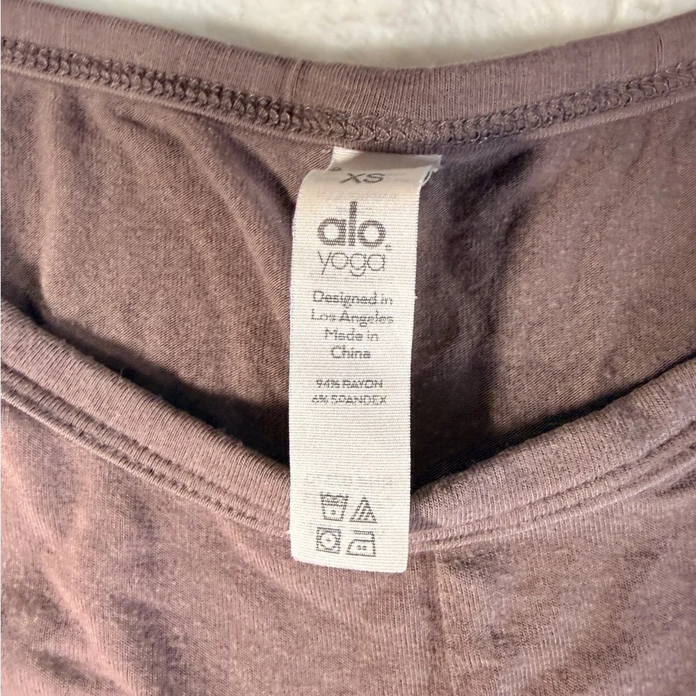 ALO Women's Clover Tank Sleeveless Twist Front Top - Woodrose